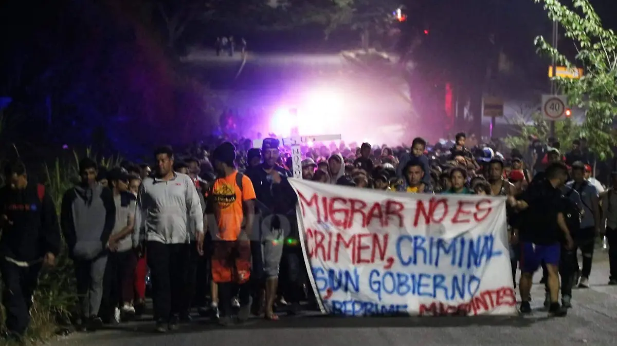 Migrantes saliendo en caravana de Tapachula (1)